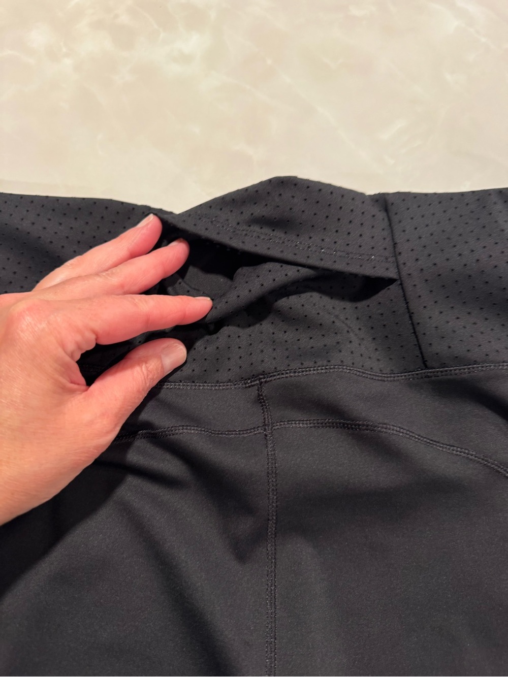 Brooks Black Women’s Bike Shorts with Side Pockets - Picture 8 of 11